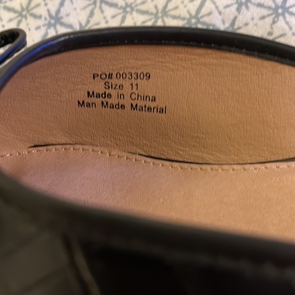 Black “alligator” print slides - Picture 8 of 8